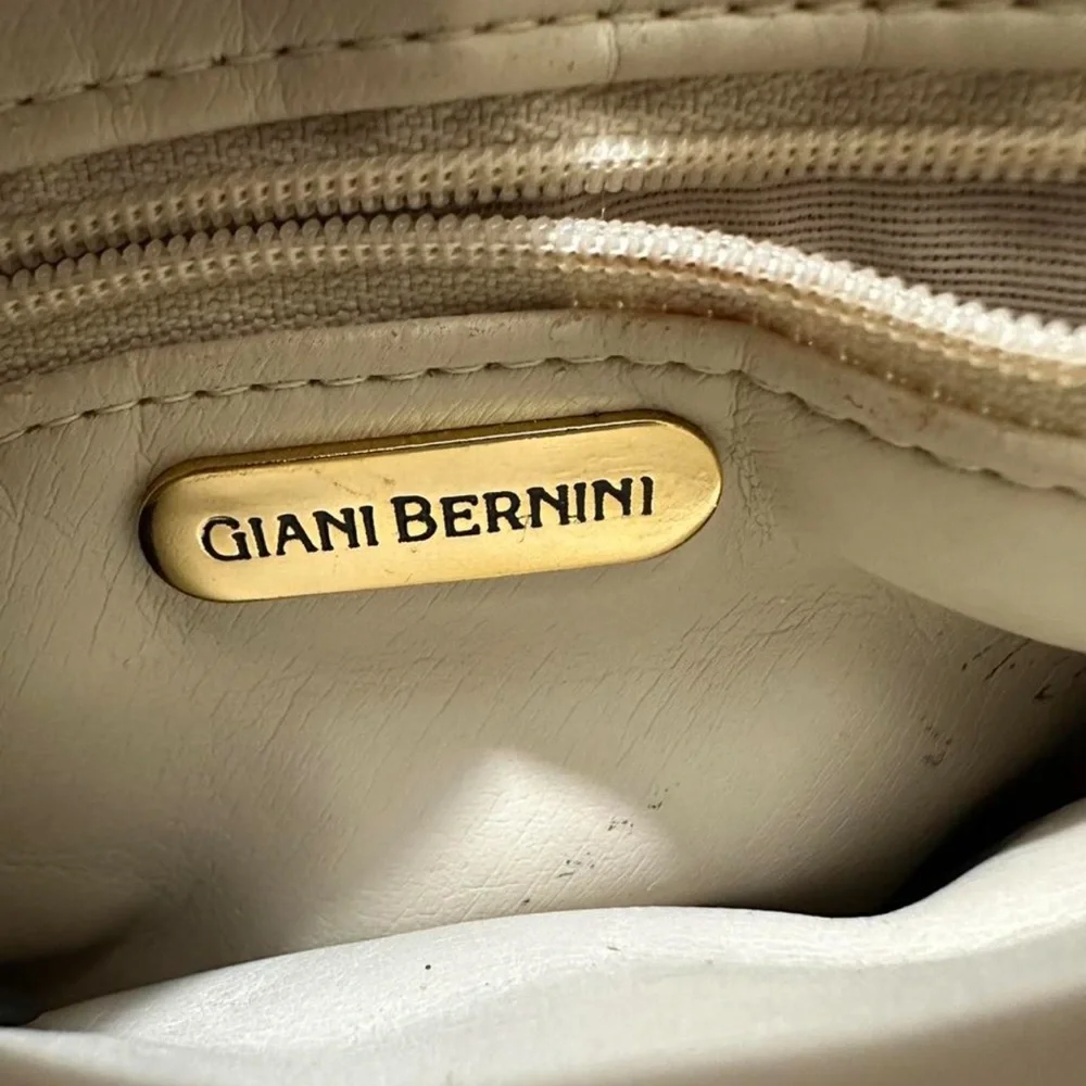 Giani Bernini genuine leather crossbody cream purse vintage